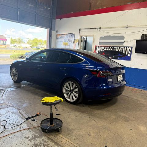 Window tint install: Tesla Model 3